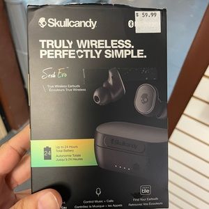 Skullcandy earbuds
